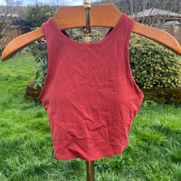 ATHLETA ~ New Conscious Twist Crop Top in Powervita Rust Red Size XS - Picture 2 of 13